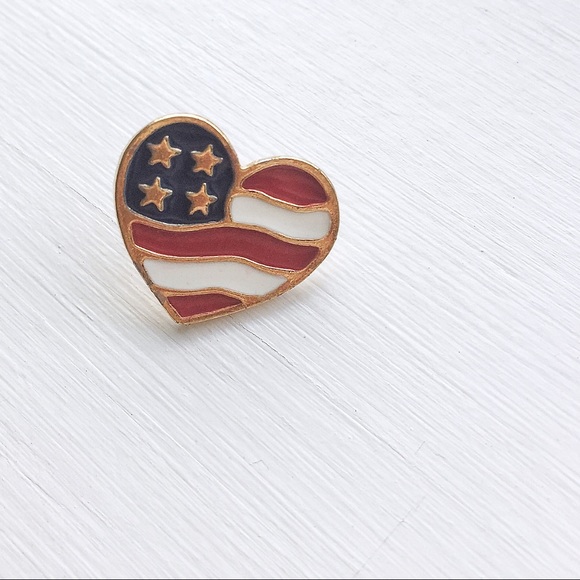 Avon Jewelry - 💚10/$10💚 American Flag Brooch Badge Avon